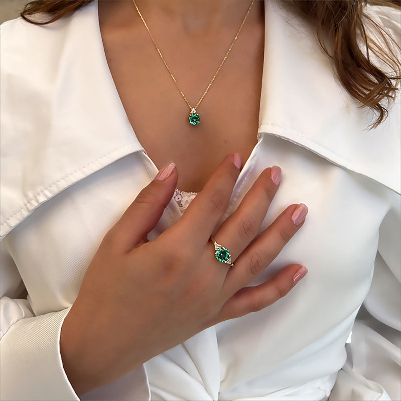Patrizia Round Necklace - Light Emerald Spinel