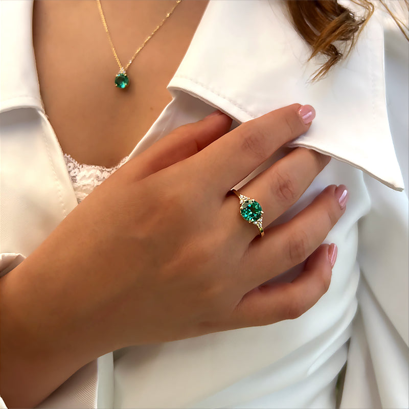 Patrizia Round Necklace - Light Emerald Spinel