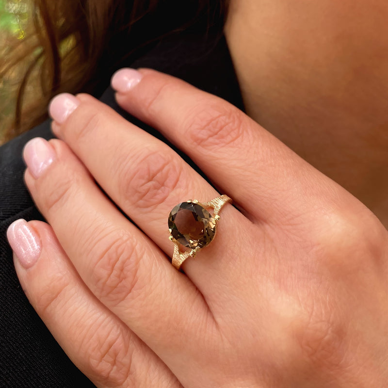 Amadora Oval Ring - Smoky